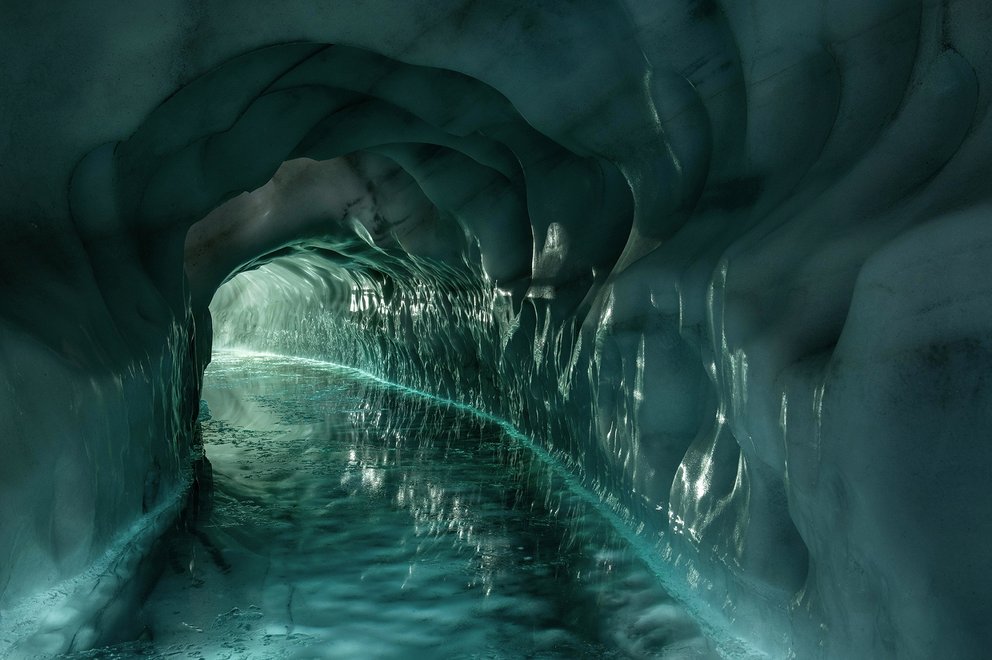 natures_ice_palace_robbie_shone
