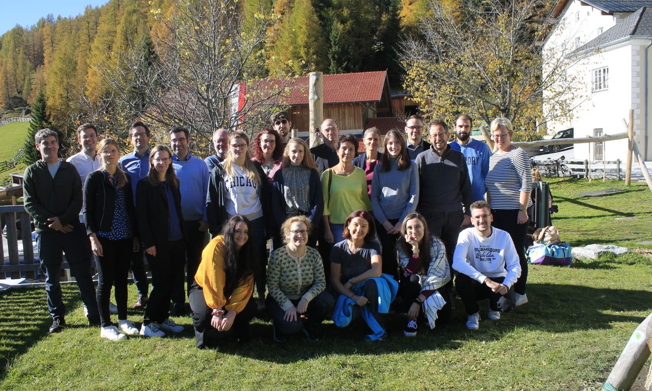 Gruppenfoto vor Kloster Maria Waldrast
