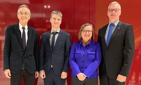 Rektor Tilmann Märk, Professor Andreas Koeberle, Forschungsvizerektorin Ulrike Tanzer und Dekan Hubert Huppertz 