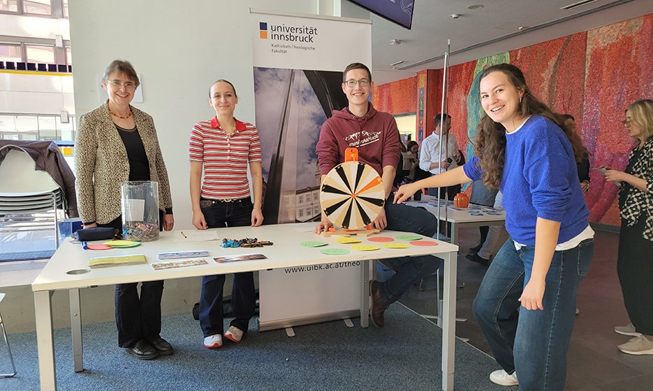Präsentationsstand der Fakultät beim Hochschultag