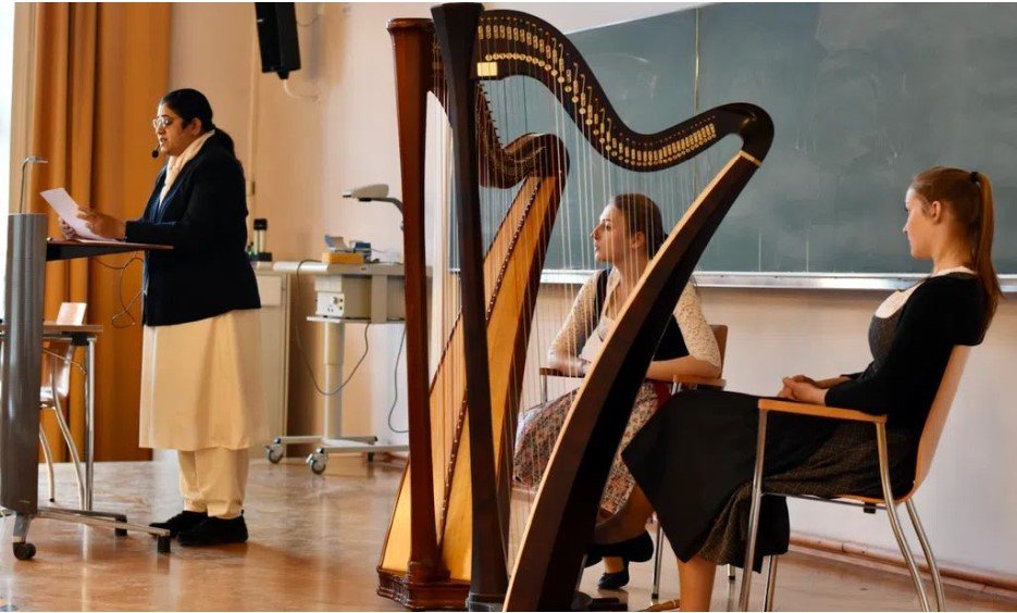 Sr. Patricia Santos bei ihrem Eröffnungsvortrag