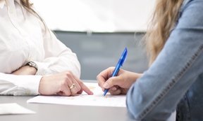 symboldbild-personalia_1800x1080