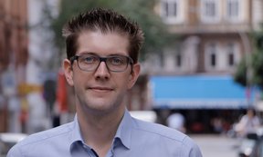 Zu sehen ist Andree Burke