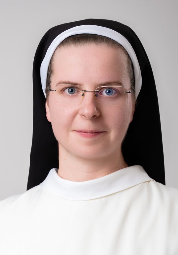 Das Bild zeigt die Doktorandin.