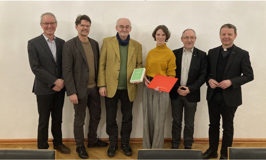 v.l. G. Kompatscher, W. Guggenberger, R. Siebenrock, Isabella Bruckner, P. Rutishauser, P. Marte; Foto: SJ-Kolleg