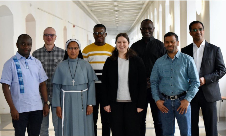 die Doktorand*innen des DK mit der Koordinatorin Marisa Gasteiger (Mitte)