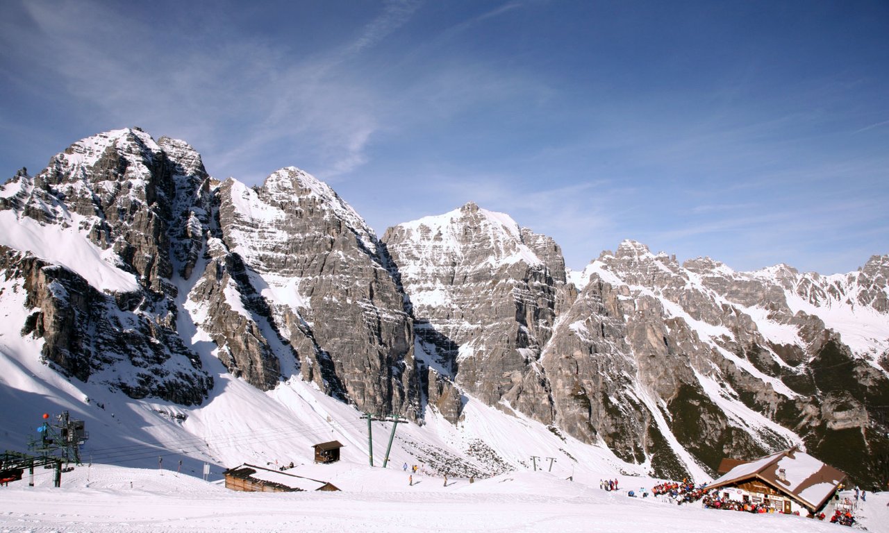 Blick in ein Wintersportgebiet