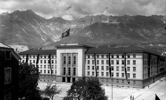 Neues Landhaus Innsbruck während der NS-Zeit, Foto: Richard Müller