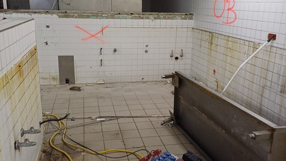 Abbrucharbeiten Küche alte Mensa