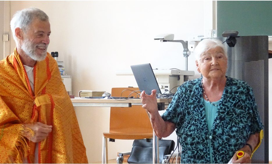 P. Georg Fischer SJ mit seiner Mutter