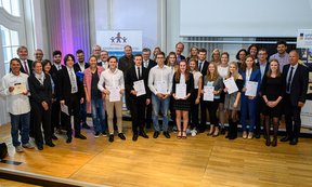 Gruppenfoto bei den Dr.-Hans-Riegel-Fachpreisen 2019.