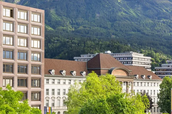Innsbruck mit Bergen