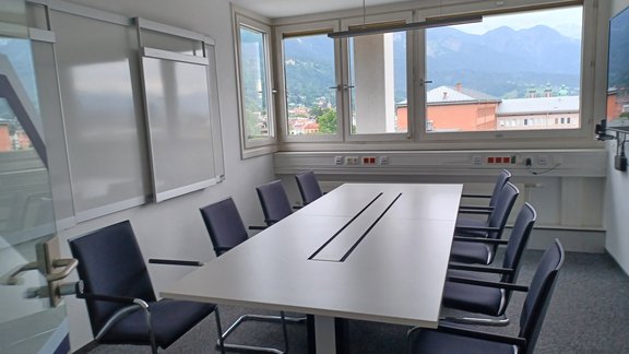 Besprechungsraum mit Blick auf das Hafelekar