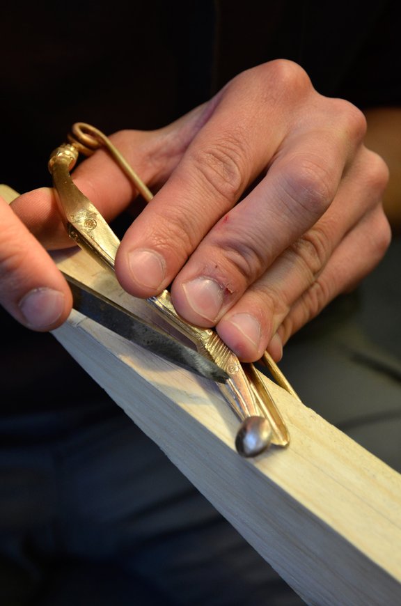 Herstellungstechniken und antike Reparaturen an Fibeln des spätlatènezeitlichen Fundkomplexes Ampass-Demlfeld (Nordtirol), Bild 1