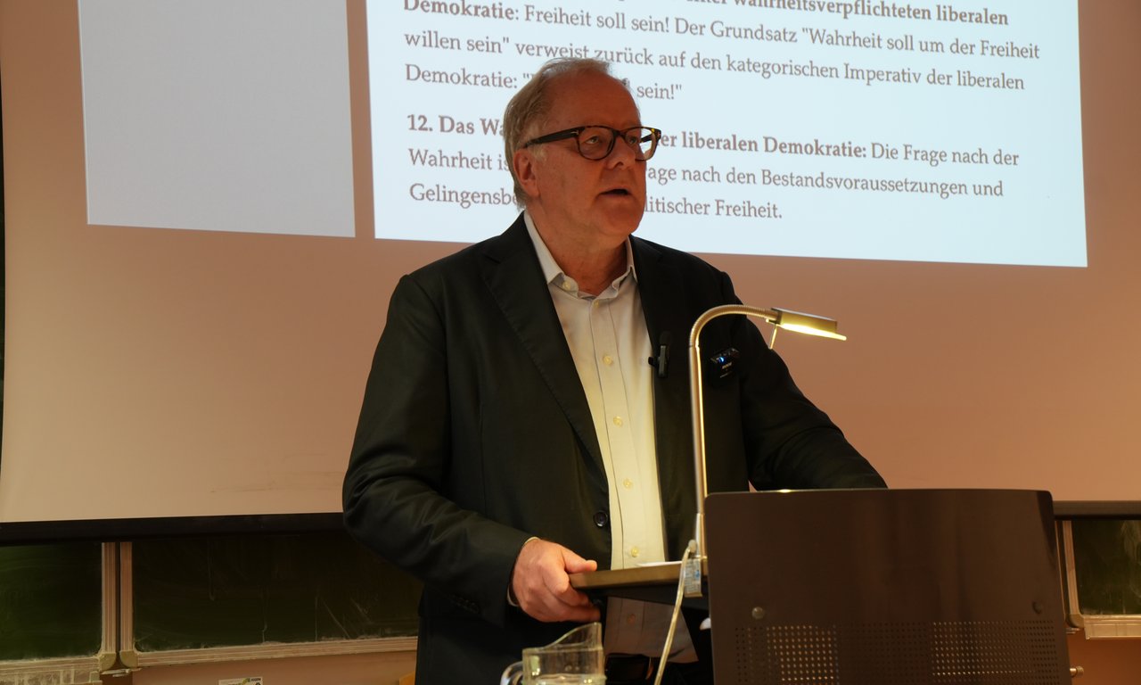 Portrait von Georg Essen