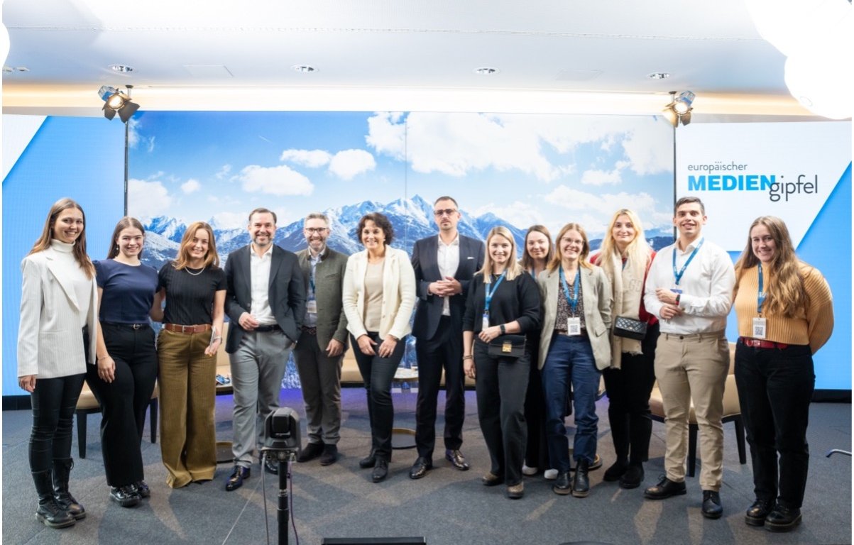 Gruppenbild vom Europäischen Mediengipfel 2025