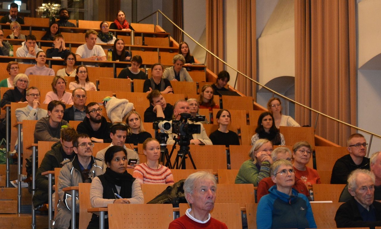 Blick in den Hörsaal 1 der Theologischen Fakultät
