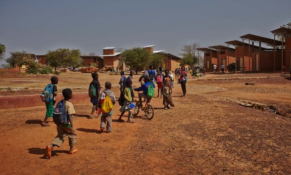 Kinder im Operndorf in Burkina Faso.