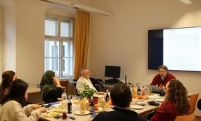 Institutsmitglieder beim Auftakt des Forschungskolloquiums am Institut