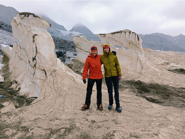 Birgit and Sophia at the Stubaier Gletscher