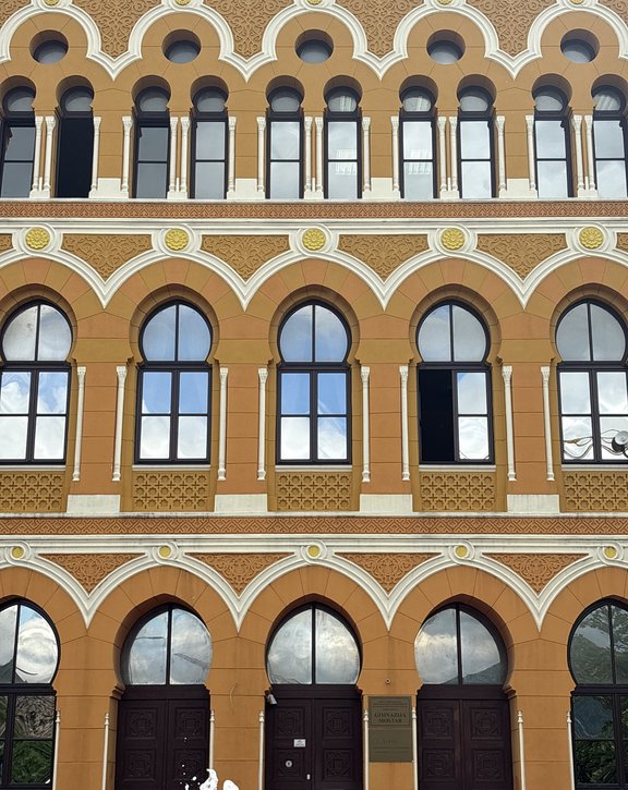 Gymnasium in Mostar - Details, Foto: Hana Muzaferovic