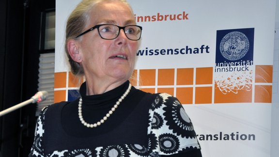 Alexandra Jantscher-Karlhuber, die Präsidentin von Universitas – dem Österreichischen Berufsverband für Dolmetschen und Übersetzen –, stellte die Universitas Austria Qualitätsoffensive vor.