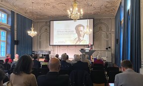 Blick in den vollbesetzen Kaiser-Leopold-Saal