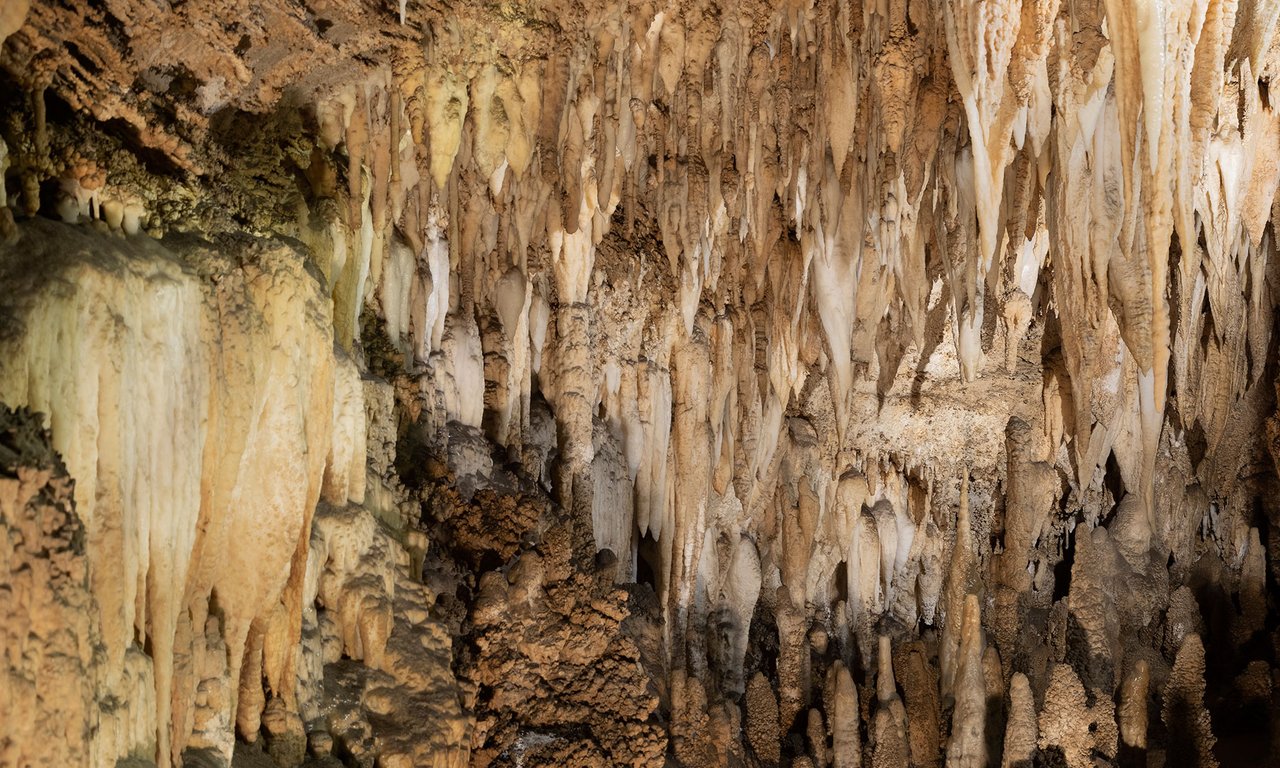 Tropfsteine in der Corchia Höhle in den Apuanischen Alpen Italiens
