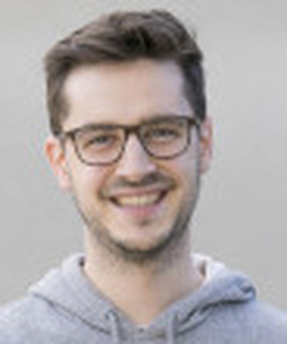 Ph.D. Student Simon Ruetz