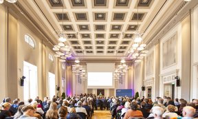 Foto von Geehrten in der Aula