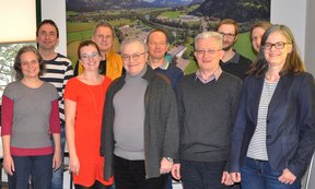 Das überregionale Expertenteam aus Tirol und Bayern traf sich zum offiziellen Projektstart in Strass im Zillertal. Gemeinsam untersucht man nun Möglichkeiten, um die Nutzung von Fettabscheidern zugunsten von Umwelt und Wirtschaft zu optimieren.