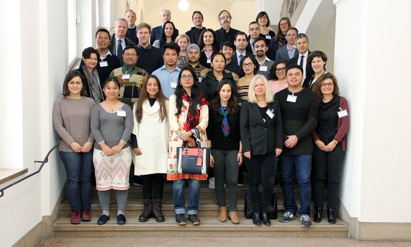 Teilnehmerinnen und Teilnehmer der Winter School 2017 mit Angehörigen der gastgebenden Hochschulen.