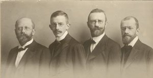 v.l. n.r: Rudolf, Hermann, Richard, Hugo Greinz, 1908