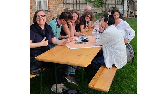 Ausklang am Abend in Seitenstetten bei einem gemütlichen Zusammensein und einer fundierten fachlichen Einführung in die Besonderheiten regionaler Produkte, ihrer Produktion, ihrem Vertrieb und - freilich - ihrer Verkostung.