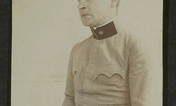 Georg Trakl in Leutnantsuniform, um 1912