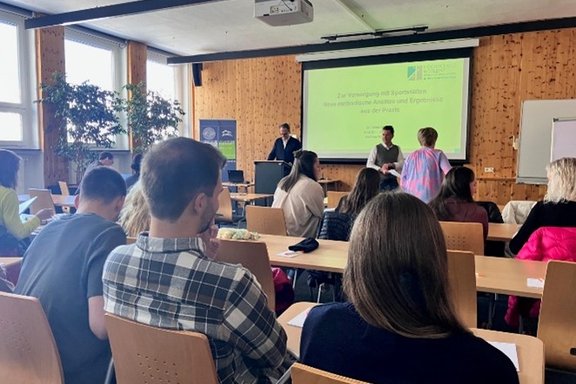 Studierende in Seminarraum